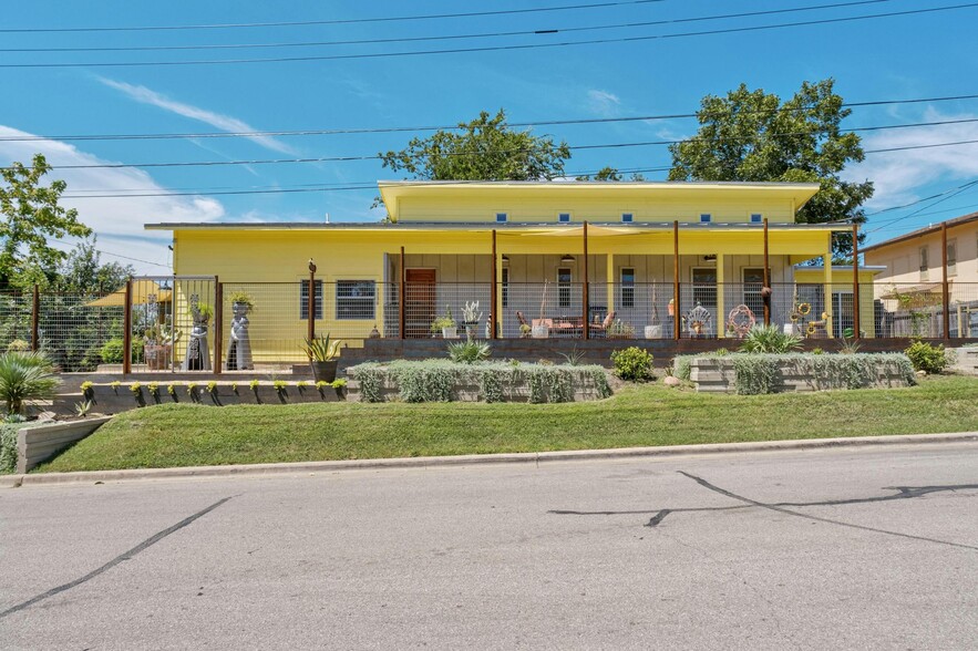 Primary Photo Of 2236 Webberville Rd, Austin Office Residential For Sale