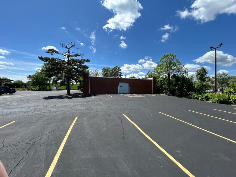 More Photos Of 9719 Olive Blvd, Olivette Medical For Lease