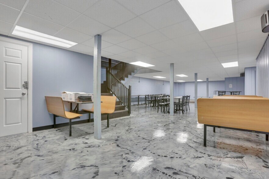 More Photos Of 609 Mill St, New Lexington Restaurant For Sale