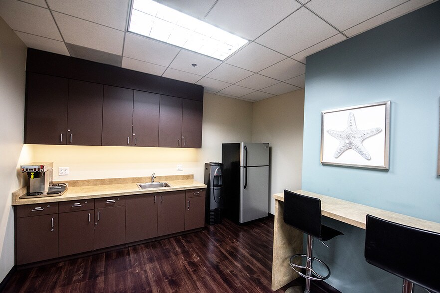 More Photos Of 1230 Rosecrans Ave, Manhattan Beach Office For Lease