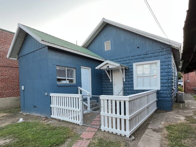 More Photos Of 304 N Muskogee Ave, Tahlequah Specialty For Lease