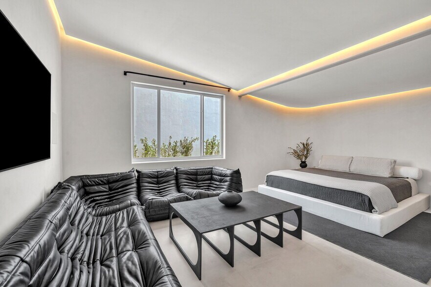 More Photos Of 120 NE 25th St, Miami Specialty For Sale