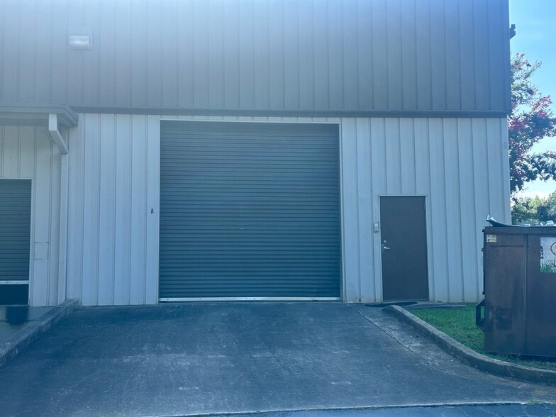 More Photos Of 1385 Weber Industrial Dr, Cumming Distribution For Lease