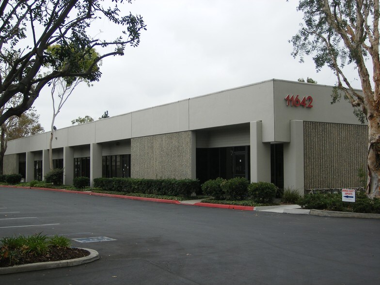 More Photos Of 11642 Knott St, Garden Grove Manufacturing For Lease