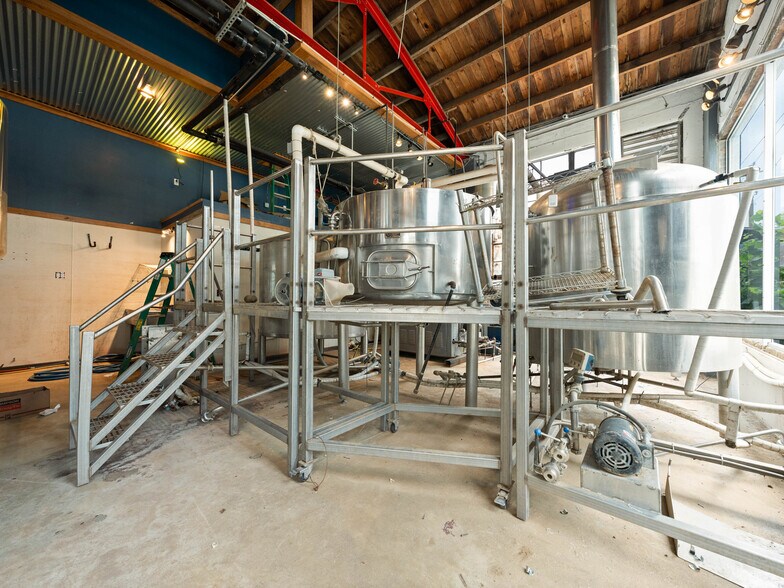 More Photos Of 339 Park St, Canton Restaurant For Sale