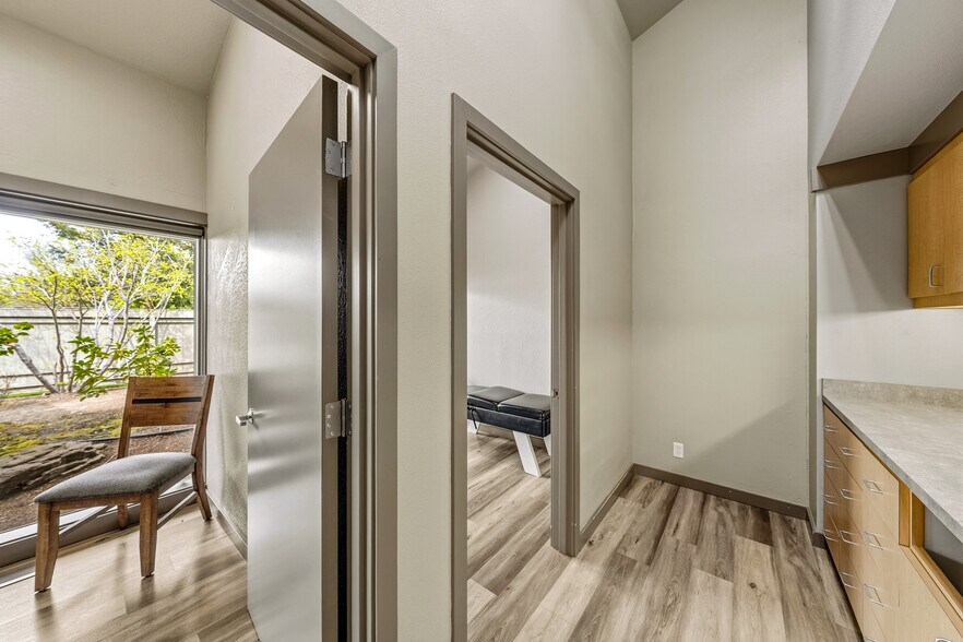 More Photos Of 537 Murphy Rd, Medford Medical For Lease