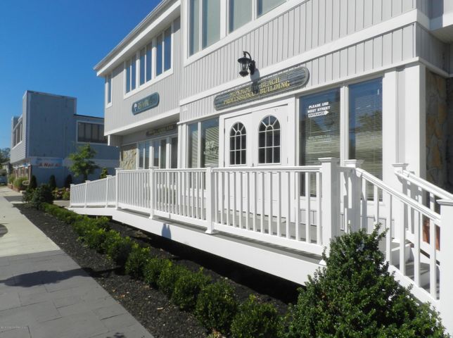 More Photos Of 27 Beach Rd, Monmouth Beach Medical For Lease