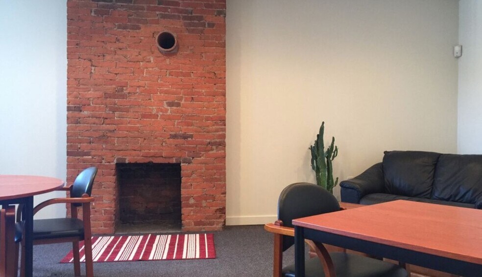 More Photos Of 1815-1819 E Carson St, Pittsburgh Storefront Retail Office For Lease