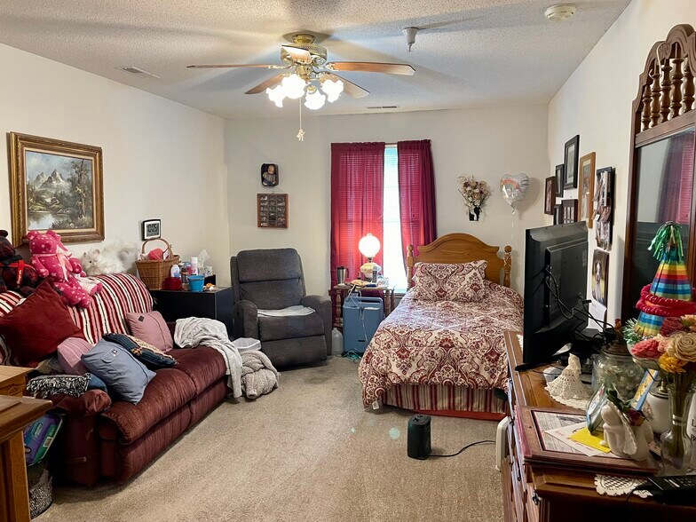 More Photos Of 410 Sunset Dr, Vandalia Apartments For Sale
