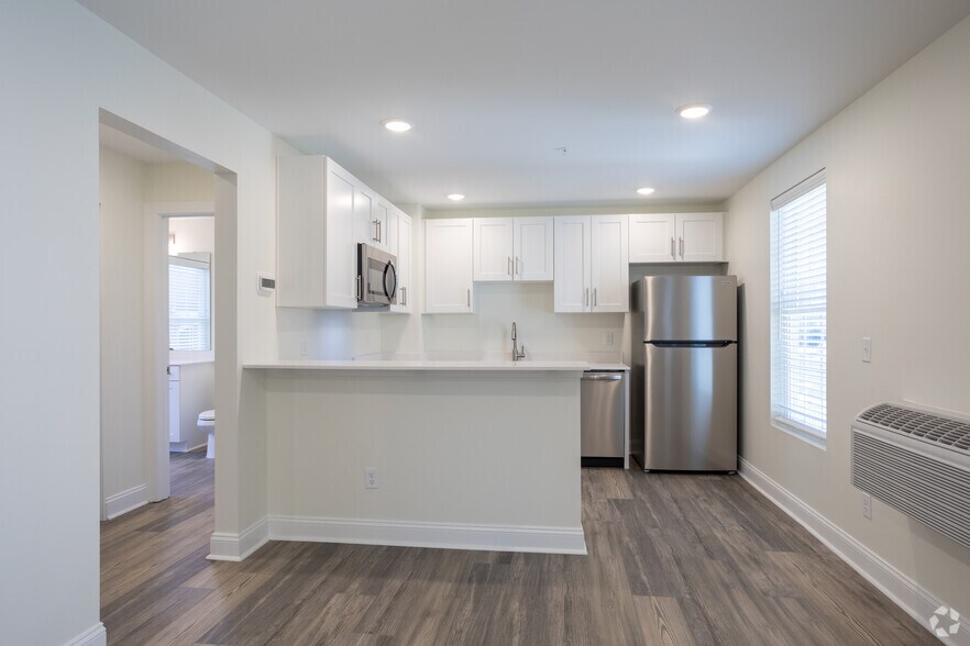 More Photos Of 214 Red Cross St, Wilmington Apartments For Lease