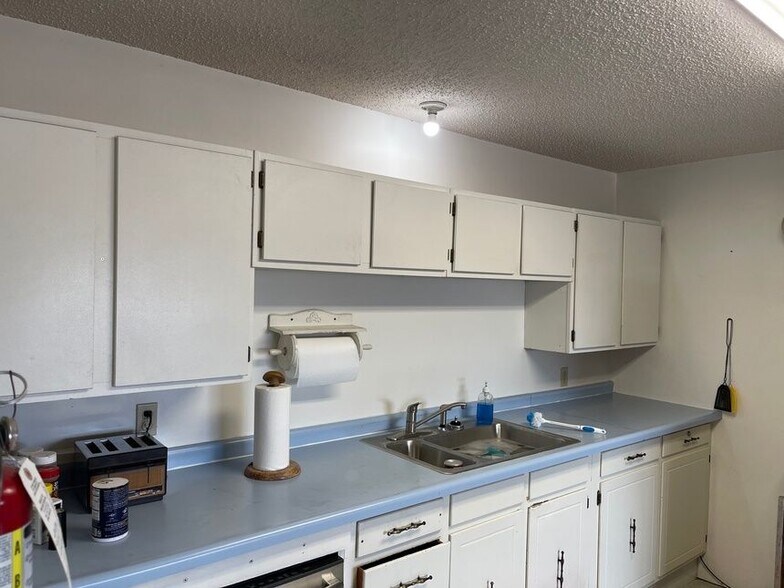 More Photos Of 2504 Hwy 82, Gainesville Auto Repair For Sale