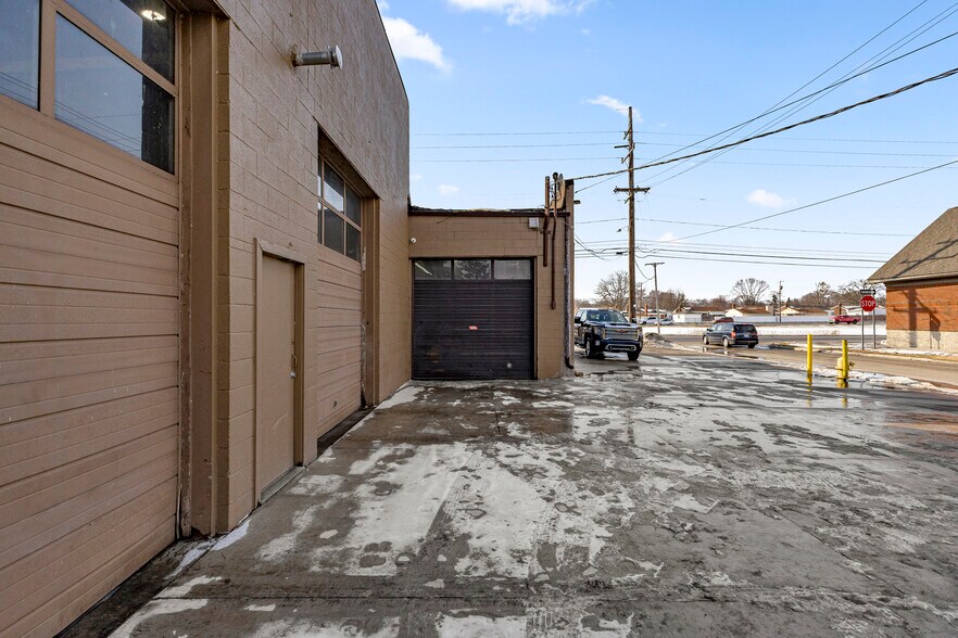 More Photos Of 2401 Fort St, Trenton Warehouse For Sale