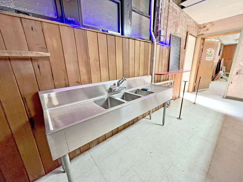 More Photos Of 116 W A St, Belleville Restaurant For Sale