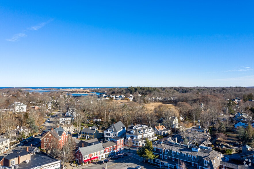 More Photos Of 1 Brook St, Cohasset Freestanding For Lease