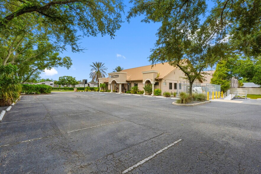 More Photos Of 4915 Ehrlich Rd, Tampa Medical For Sale