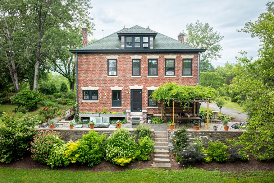 More Photos Of 4170 Rte 9W, Saugerties Hospitality For Sale