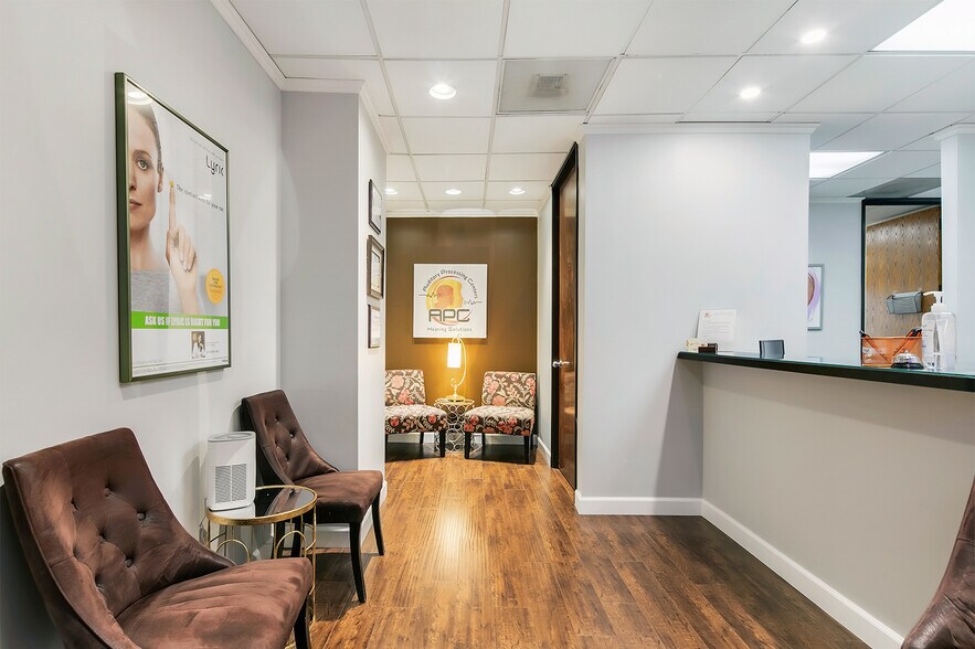 More Photos Of 5900 Sepulveda Blvd, Van Nuys Office For Sale