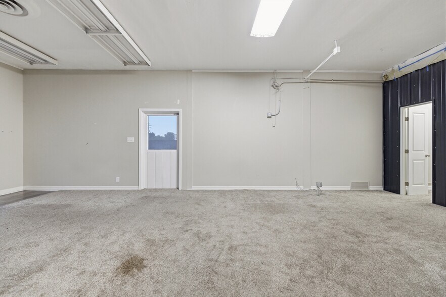 More Photos Of 325 W Main St, Lebanon Office Residential For Sale