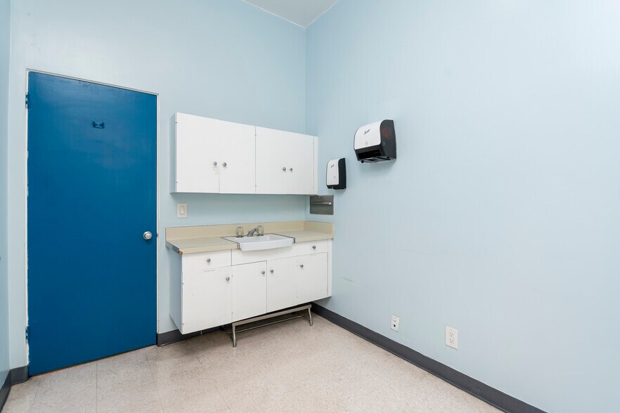 More Photos Of 1533 Alamitos Ave, Long Beach Medical For Lease