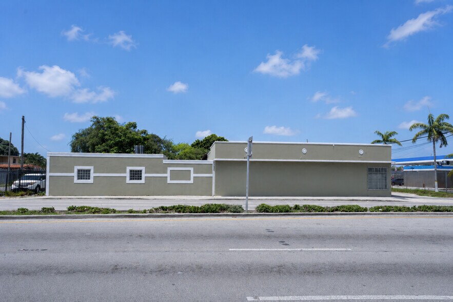 More Photos Of 2600 NW 103rd St, Miami Auto Dealership For Sale