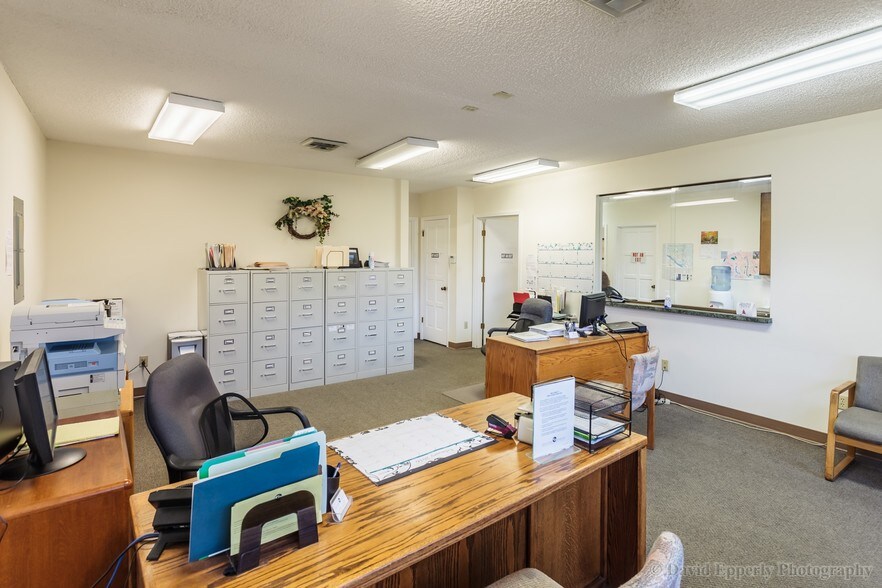 More Photos Of 1953 7th Ave, Longview Office For Sale