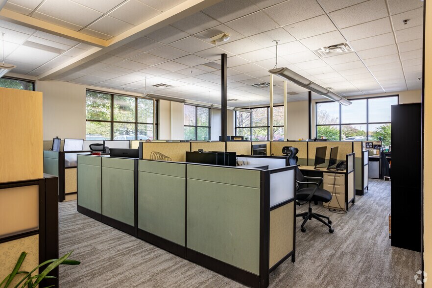 More Photos Of 2051 Dogwood St, Louisville Research And Development For Lease