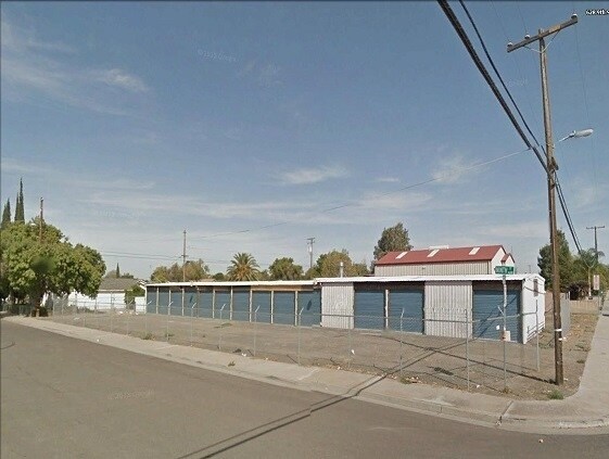 Primary Photo Of 906 G St, Los Banos Self Storage For Lease