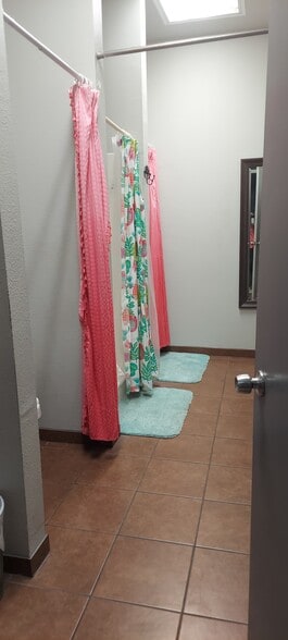 More Photos Of 4903 Golden Quail, San Antonio Storefront Retail Office For Sale