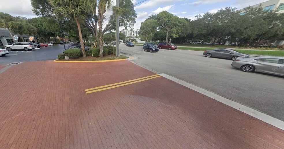 More Photos Of 1251-1269 S Pine Island Rd, Plantation Storefront For Lease