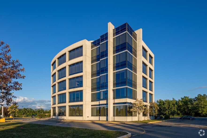 More Photos Of 2250 Boul Alfred-Nobel, Montréal Office For Lease