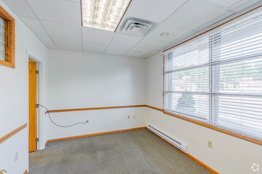 More Photos Of 3515 Washington Rd, McMurray General Retail For Sale