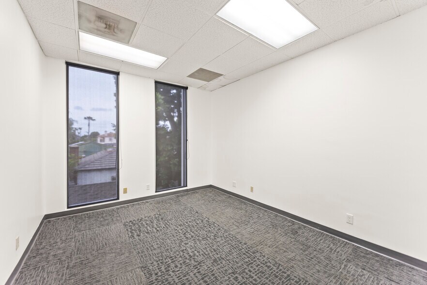 More Photos Of 10841 Paramount Blvd, Downey Office For Lease