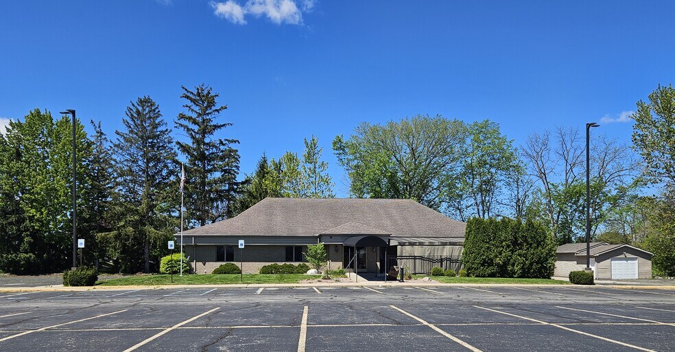 Primary Photo Of 5530 Gratiot Rd, Saginaw General Retail For Sale