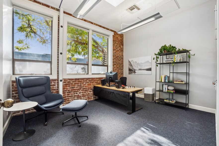 More Photos Of 247 High St, Palo Alto Office For Lease