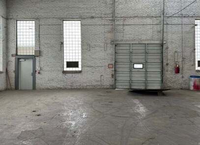 More Photos Of 265 E Broadway St, Three Rivers Warehouse For Lease