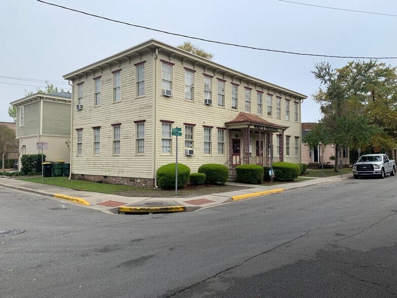 More Photos Of 429 Tattnall St, Savannah Daycare Center For Sale