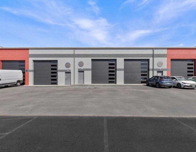 More Photos Of 2100 Double Creek Dr, Round Rock Warehouse For Lease