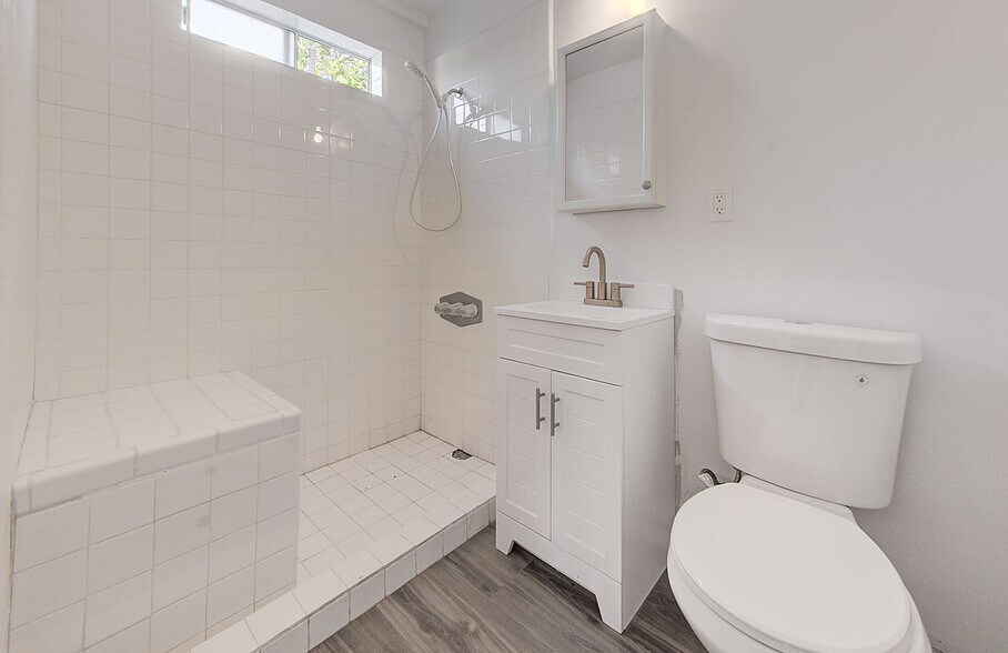 More Photos Of 1147 24th St, Santa Monica Apartments For Sale