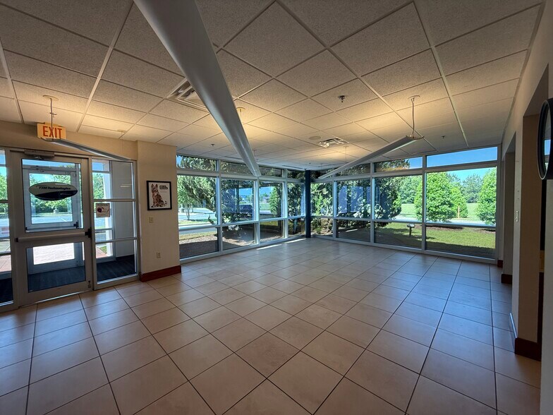 More Photos Of 112 Corporate Dr, Elizabeth City Office For Sale
