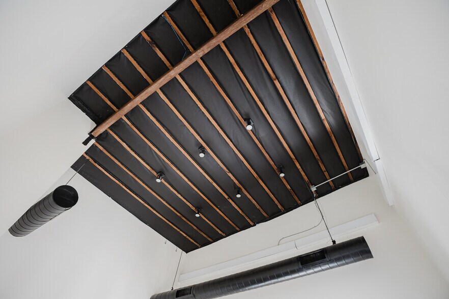 More Photos Of 10 Plaza Sq, Orange Storefront Retail Office For Lease