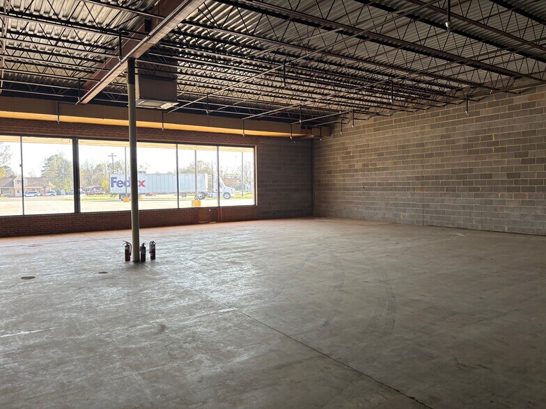 More Photos Of 1234-1246 Us Highway 70 SW, Hickory Unknown For Lease