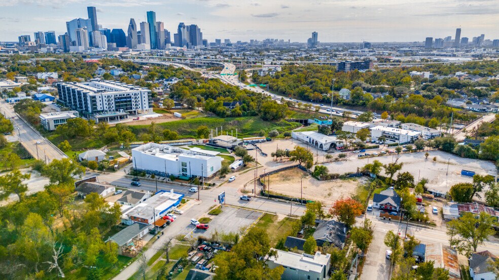 More Photos Of 3002 N Main St, Houston Land For Sale