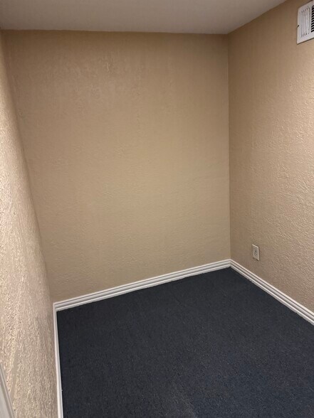 More Photos Of 4745 Fannett Rd, Beaumont Industrial For Lease