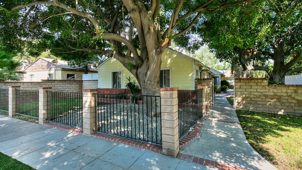 Primary Photo Of 202 N Florence St, Burbank Multifamily For Sale