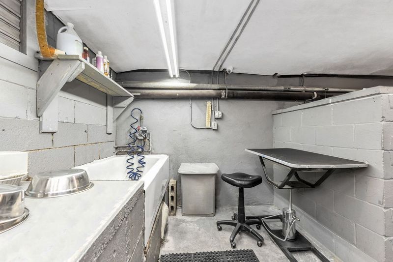 More Photos Of 9518 Avenue L, Brooklyn Storefront Retail Office For Sale