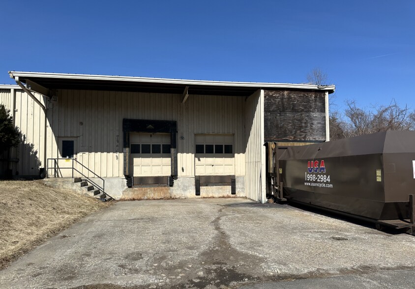 More Photos Of 24 Spring St, Florence Warehouse For Lease