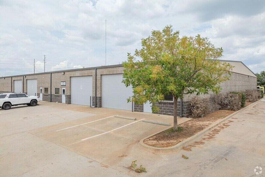 Primary Photo Of 7308 NW 164th St, Edmond Warehouse For Lease