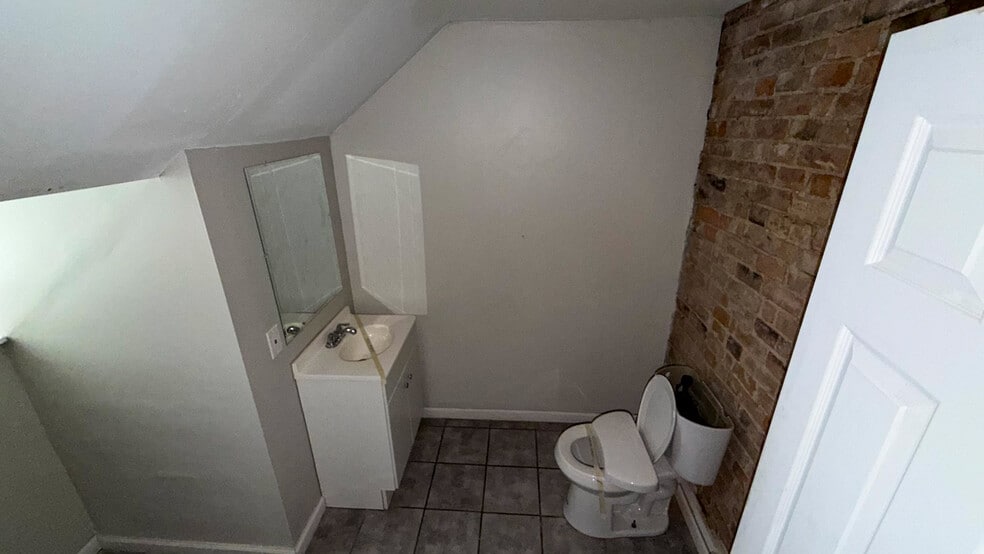 More Photos Of 2478 Paris St, Cincinnati Multifamily For Sale