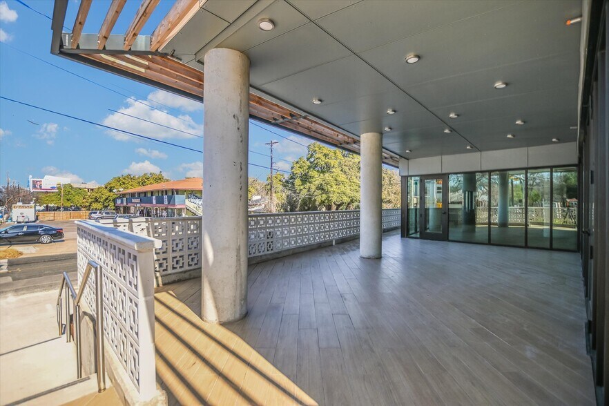 More Photos Of 2209 S First St, Austin Apartments For Sale