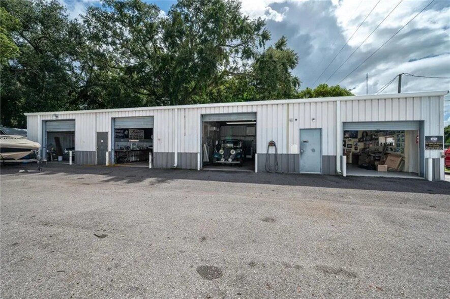More Photos Of 1641 N Combee Rd, Lakeland Industrial For Lease